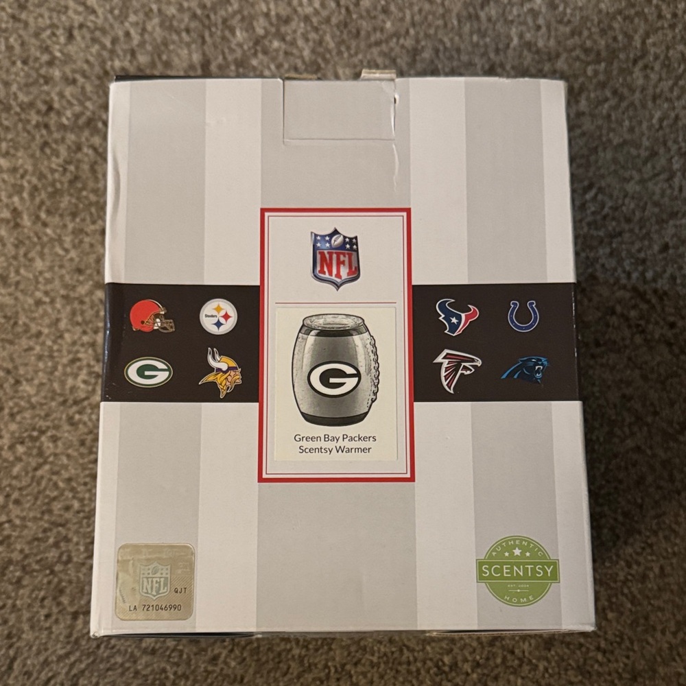Scentsy NFL Team Warmer with Green and White Accents